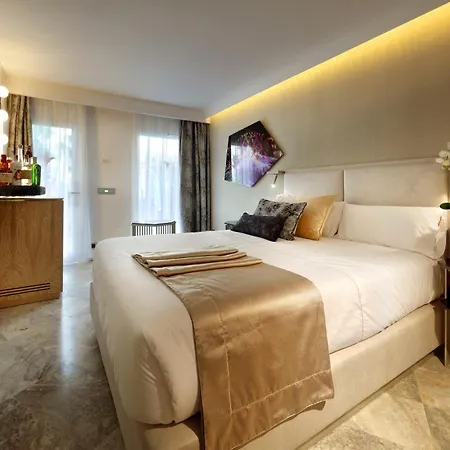 ホテル Ushuaia Ibiza - Adults Only - Club Entrance Included 5*