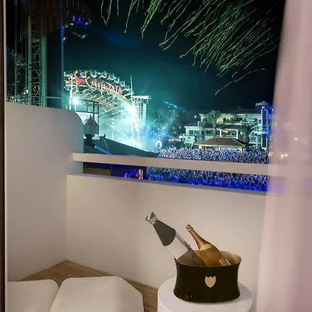 酒店 Ushuaia Ibiza - Adults Only - Club Entrance Included 普拉亚登博萨